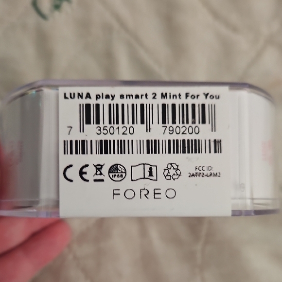 FOREO Luna Play Smart 2 in Aqua Blue - Picture 5 of 8